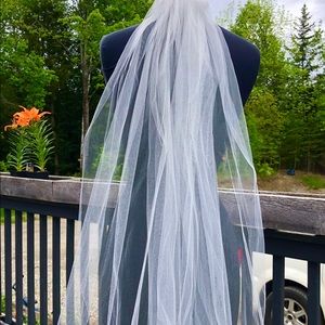 Veil with beads on the lining